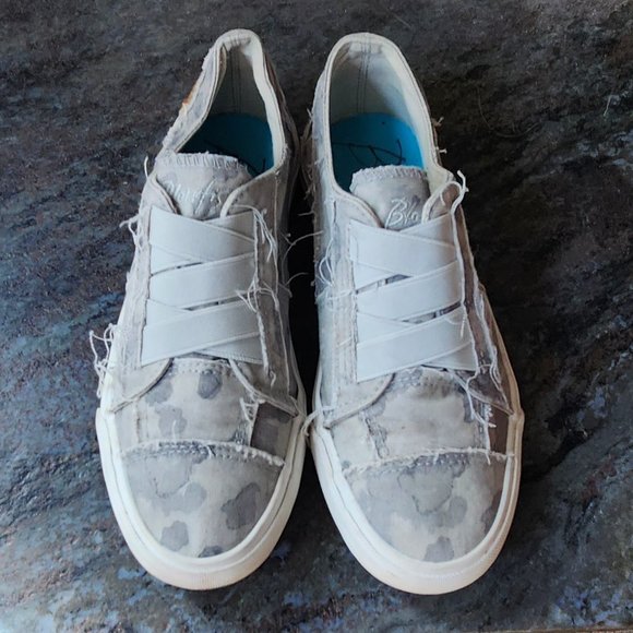 Blowfish Malibu Gray Camo Slip-On Canvas Sneakers Size 6 - Picture 5 of 16